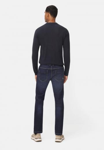 Узкие джинсы