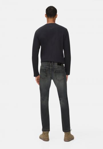 Узкие джинсы