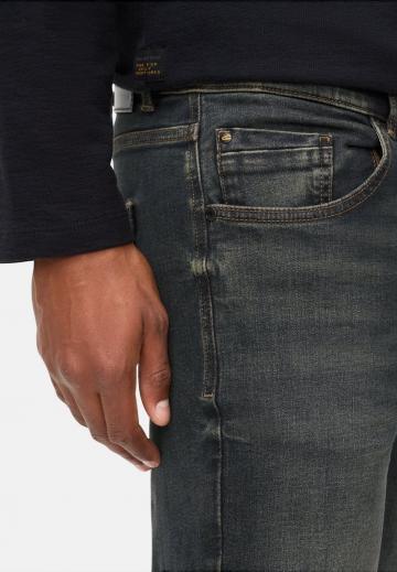 Узкие джинсы