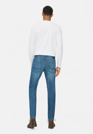 Узкие джинсы