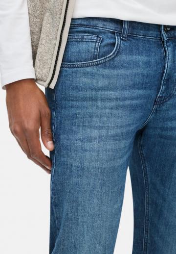 Узкие джинсы