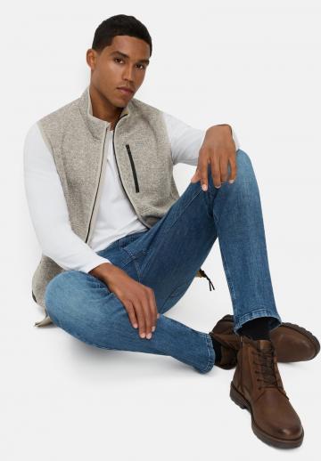 Узкие джинсы