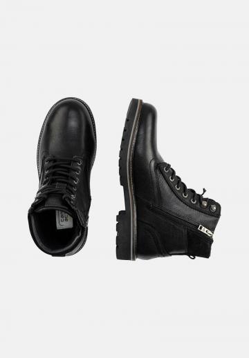 Ботинки на шнуровке