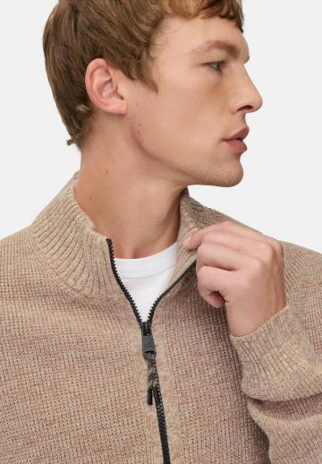 Вязаная кофта