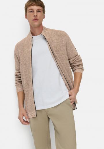 Вязаная кофта