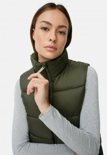 Стеганый жилет