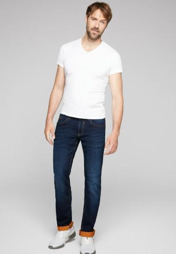 Узкие джинсы