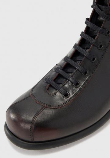 Ботинки на шнуровке