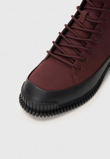 Ботинки на шнуровке