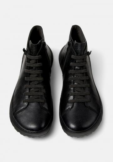 Ботинки на шнуровке