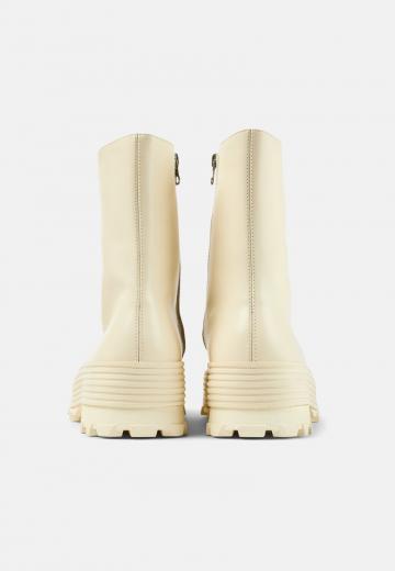 Резиновые сапоги