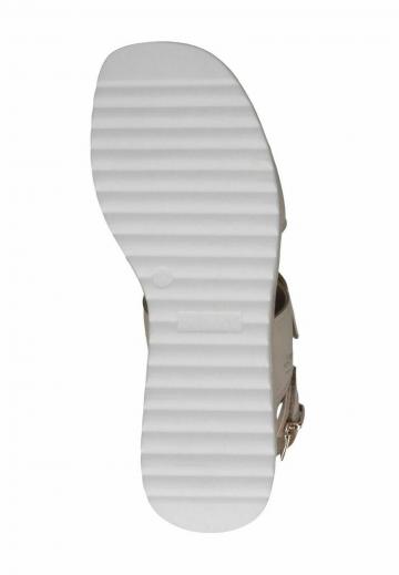 Босоножки на танкетке