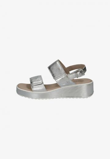 Босоножки на танкетке