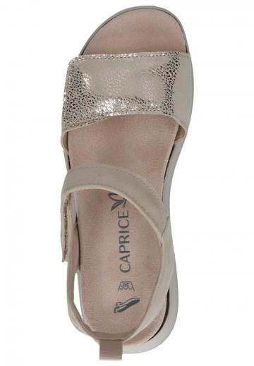 Босоножки на танкетке