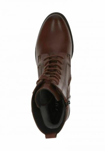 Ботинки на шнуровке