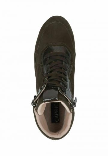 Сапожки на танкетке