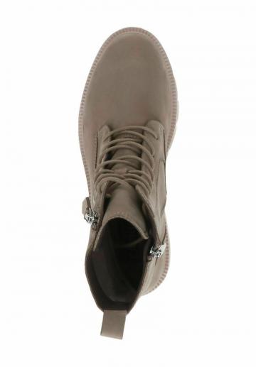 Ботинки на шнуровке