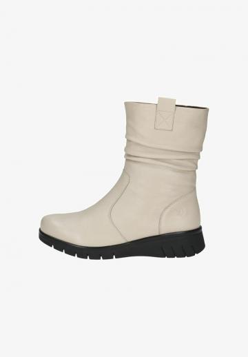 Сапожки на танкетке