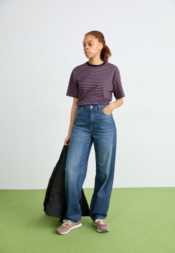 Прямые джинсы