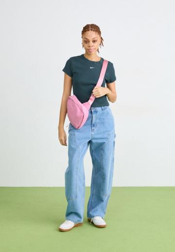 Свободные джинсы