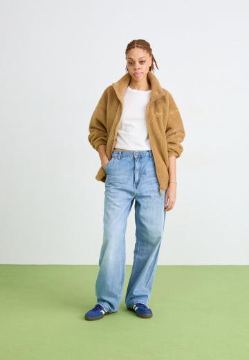 Свободные джинсы