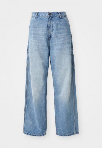 Свободные джинсы