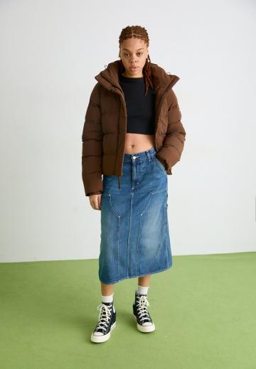 Юбка с накладными карманами