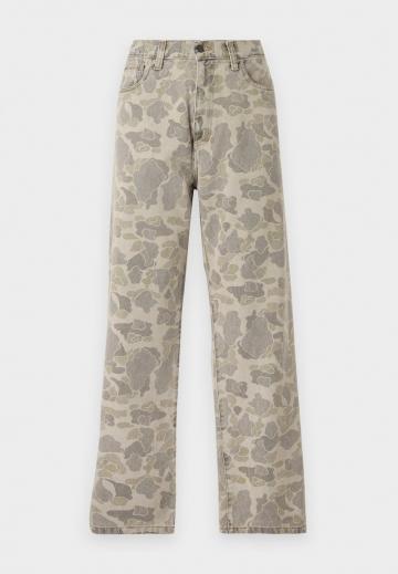 Прямые джинсы