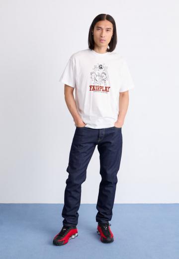 Прямые джинсы