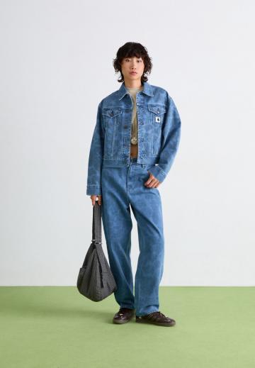 Джинсовая куртка