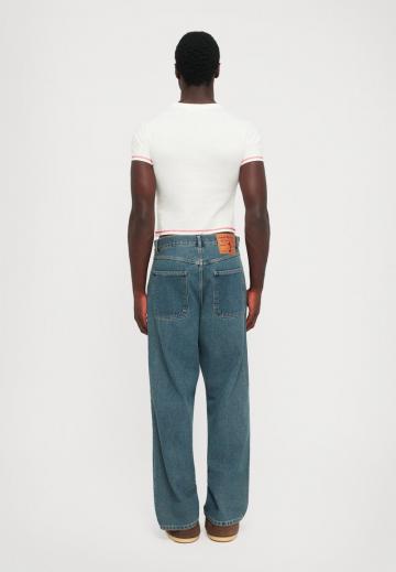 Свободные джинсы