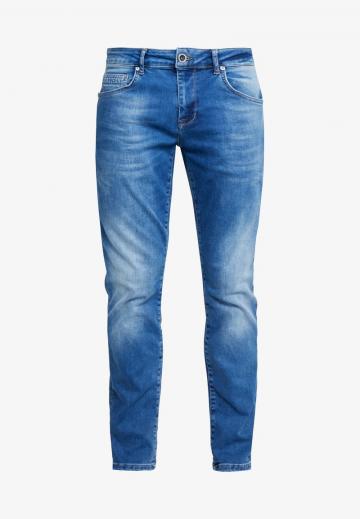 Узкие джинсы