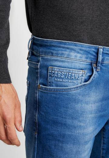 Узкие джинсы