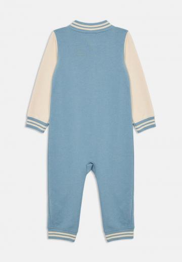 Набор одежды