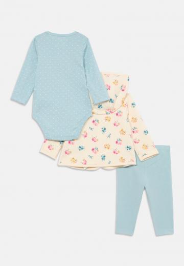 Набор одежды