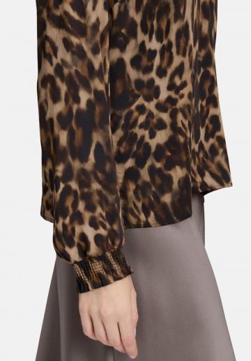 Атласная блузка