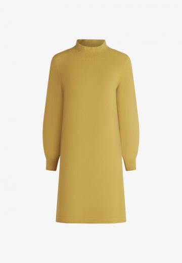 Вязаное платье