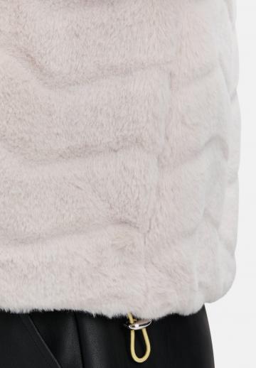 Пуховой жилет