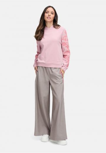 Пуловер с капюшоном