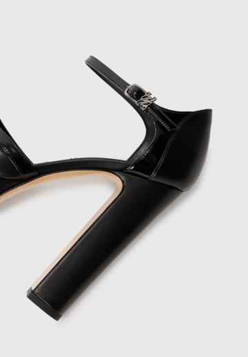 Туфли на высоком каблуке