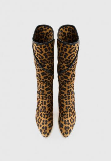 Высокие сапоги