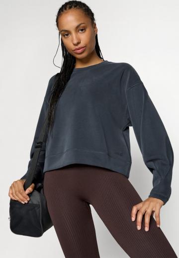 Спортивная толстовка