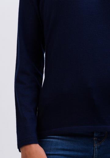 Пуловер с вырезом V