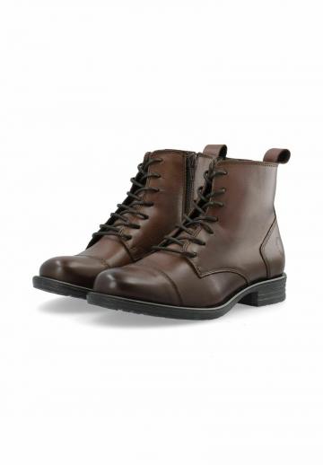 Ботинки на шнуровке