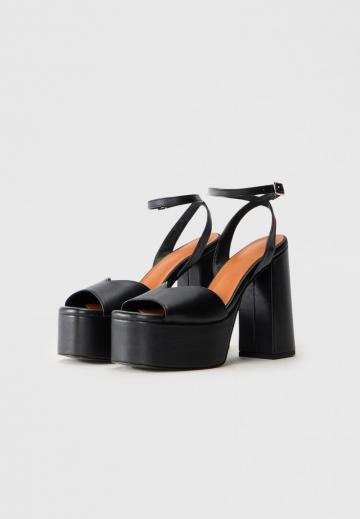 Босоножки на платформе