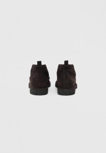 Ботинки на шнуровке