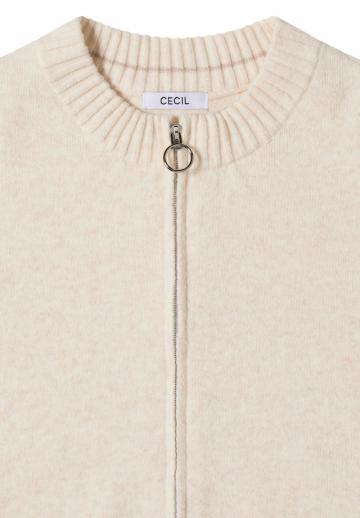 Вязаная кофта