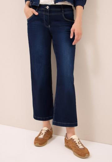 Короткие джинсы