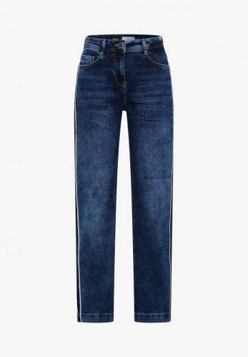 Прямые джинсы