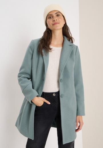 Короткое пальто